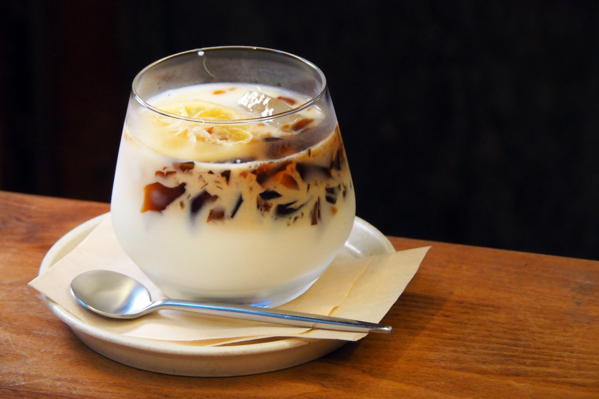 自家製コーヒーゼリーオレ（650円/税込）。